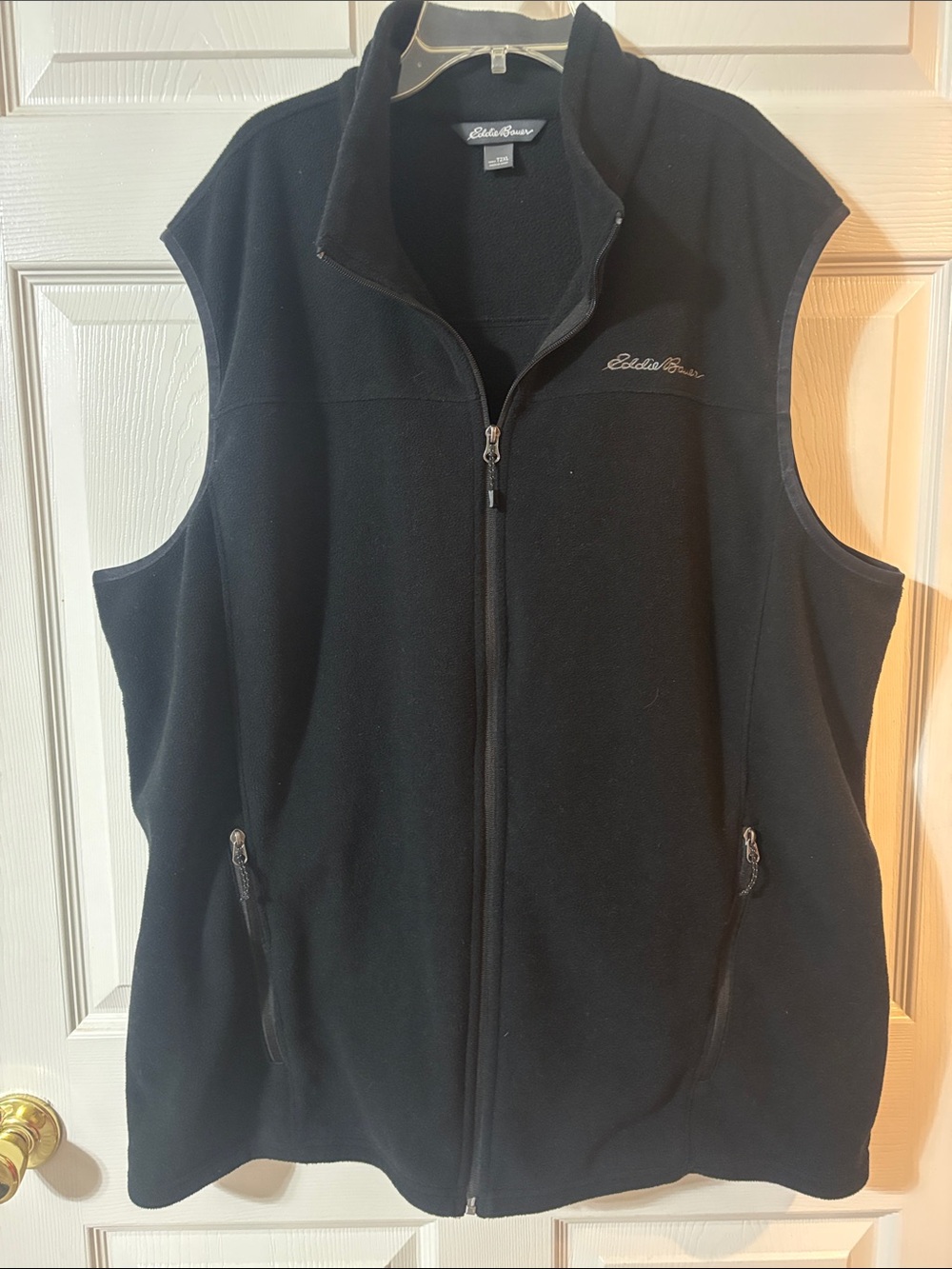 Eddie Bauer Men’s Black Full-Zip Fleece Vest